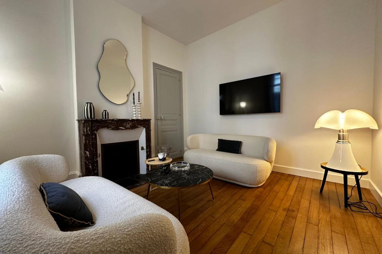 In The Beautiful Districts Of Tours A "Particular" With Great Comfort Villa Bagian luar foto