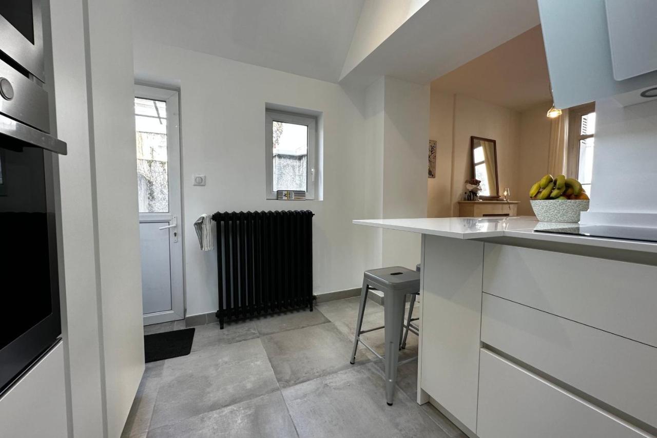 In The Beautiful Districts Of Tours A "Particular" With Great Comfort Villa Bagian luar foto